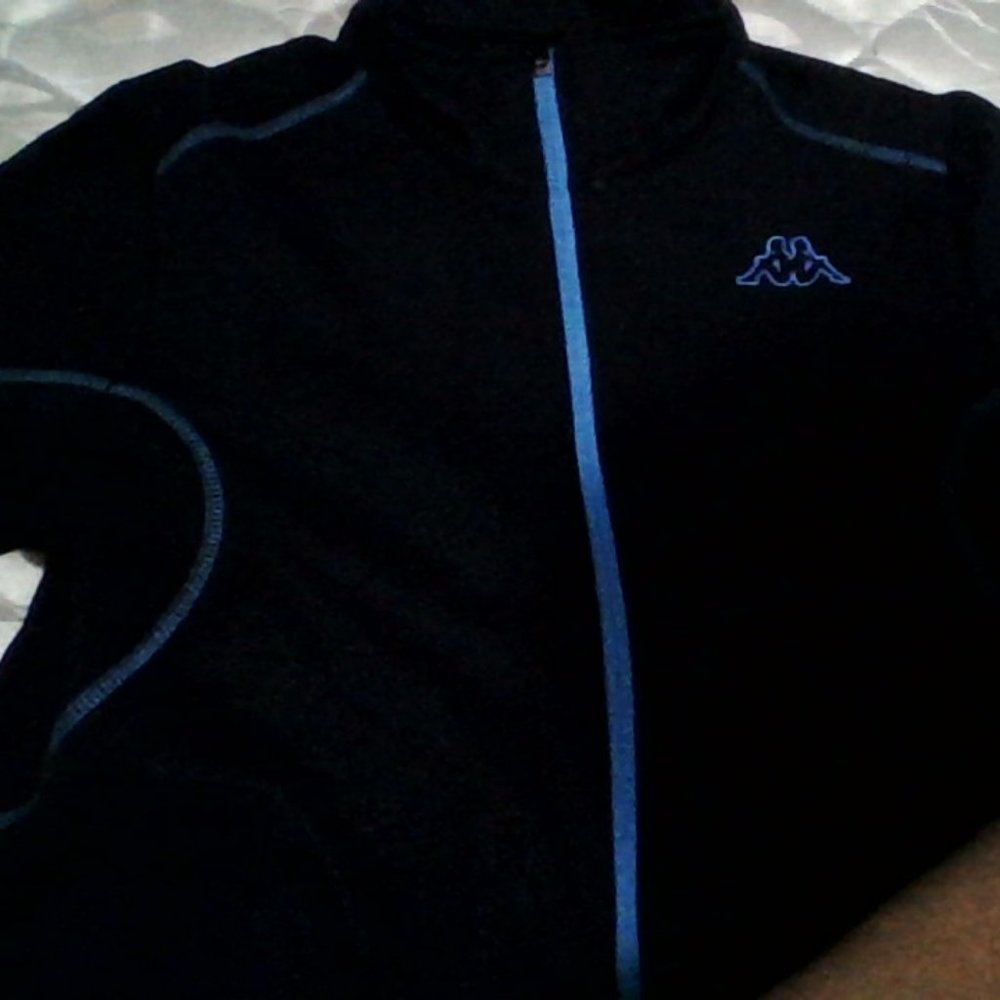 sweat shirt